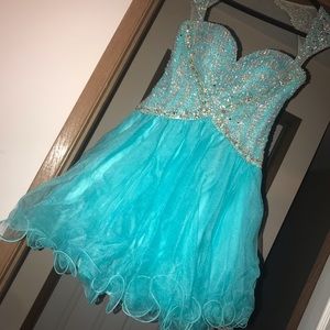 Your cute prom dress 💙